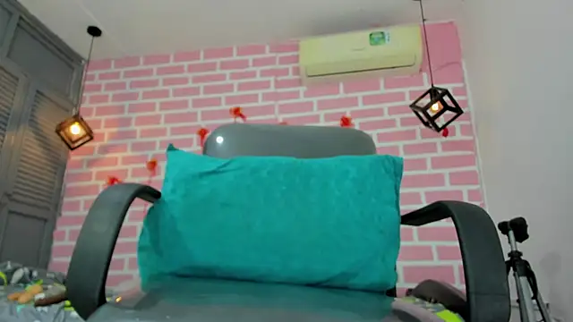 emy 0 online show from 02-26-25, 11:26