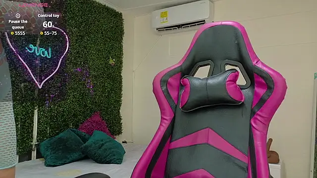 emy 0 online show from 03-19-26, 03:38