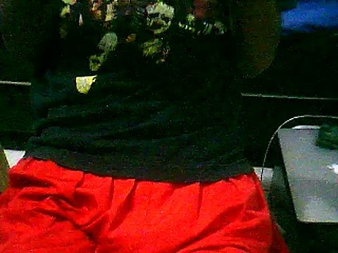 Snapshot of Skinnynerd chatting on 12-10-24, 02:59 Skinnynerd online show from 12-10-24, 02:59