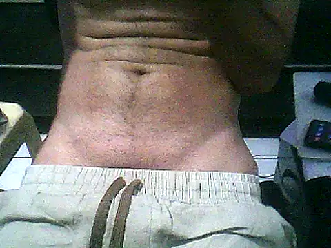 Snapshot of Skinnynerd chatting on 12-23-24, 03:18 Skinnynerd online show from 12-23-24, 03:18