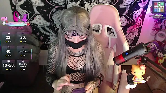 GamerCarrie online show from 10-30-25, 09:44