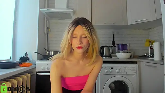 Snapshot of _Alice_Kitty chatting on 12-06-24, 10:05  Alice Kitty online show from 12-06-24, 10:05