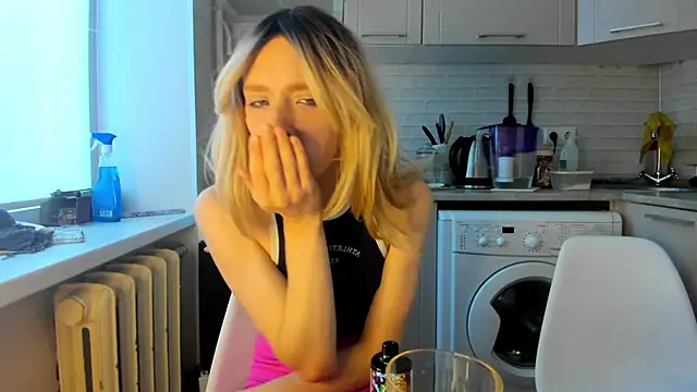 Snapshot of _Alice_Kitty chatting on 01-05-25, 11:26  Alice Kitty online show from 01-05-25, 11:26