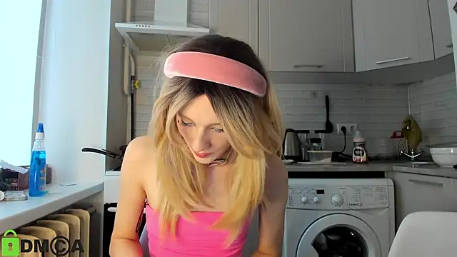 Snapshot of _Alice_Kitty chatting on 01-07-25, 11:48  Alice Kitty online show from 01-07-25, 11:48