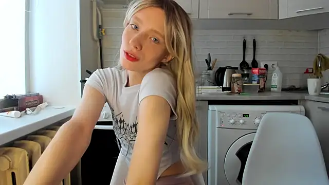 Snapshot of _Alice_Kitty chatting on 01-11-25, 10:51  Alice Kitty online show from 01-11-25, 10:51