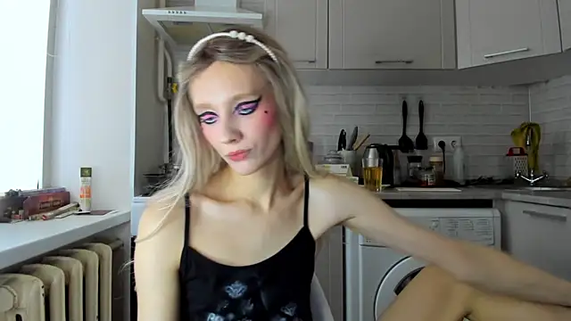 Snapshot of _Alice_Kitty chatting on 01-15-25, 11:53  Alice Kitty online show from 01-15-25, 11:53