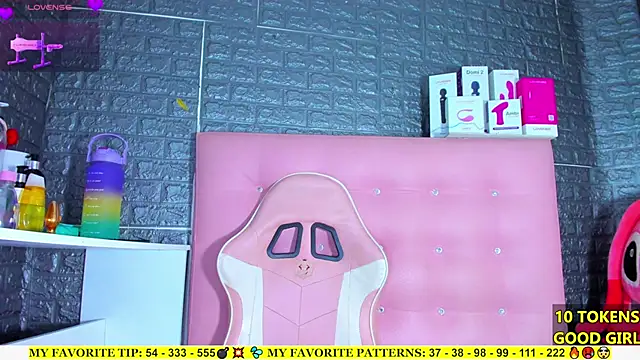 Snapshot of AriannaLewiis chatting on 09-26-25, 07:40 AriannaLewiis online show from 09-26-25, 07:40
