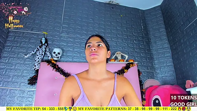 Snapshot of AriannaLewiis chatting on 10-19-25, 07:25 AriannaLewiis online show from 10-19-25, 07:25