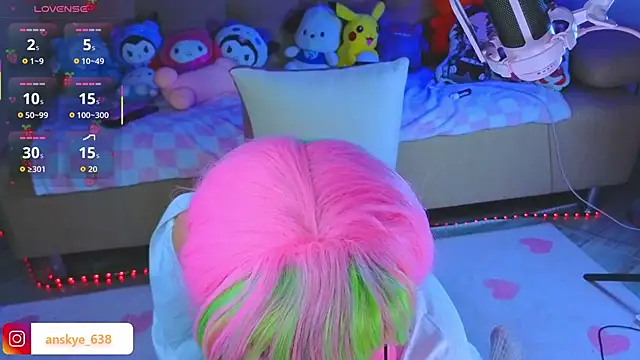 AnngelaSkye online show from 10-30-25, 06:15