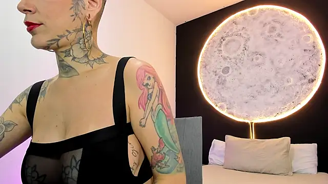 Snapshot of GinebraaFox_ chatting on 02-06-25, 02:26 GinebraaFox  online show from 02-06-25, 02:26