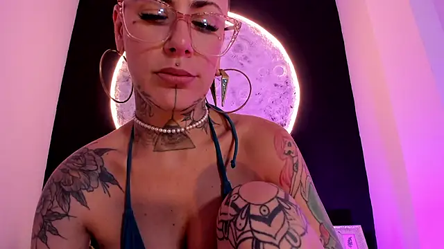 Snapshot of GinebraaFox_ chatting on 02-13-25, 06:05 GinebraaFox  online show from 02-13-25, 06:05