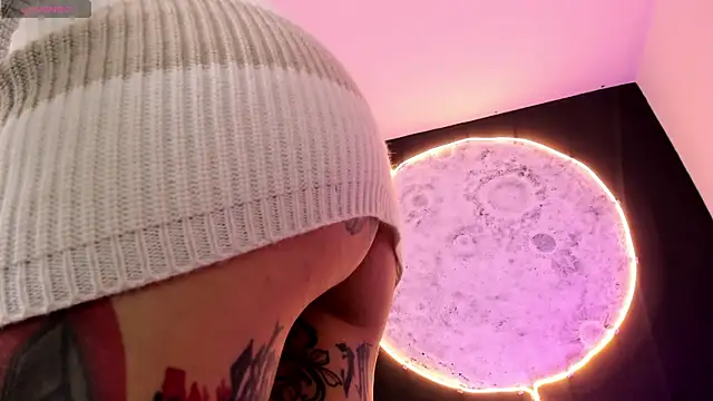 Snapshot of GinebraaFox_ chatting on 03-01-25, 04:44 GinebraaFox  online show from 03-01-25, 04:44