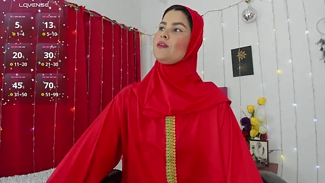 Snapshot of AishaAmin_ chatting on 11-05-25, 12:16 AishaAmin online show from 11-05-25, 12:16