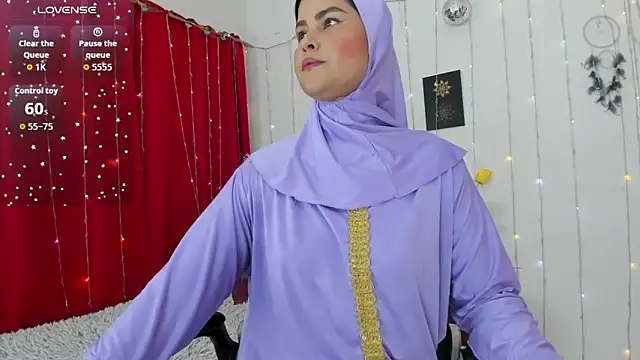 Snapshot of AishaAmin_ chatting on 11-20-25, 12:16 AishaAmin online show from 11-20-25, 12:16