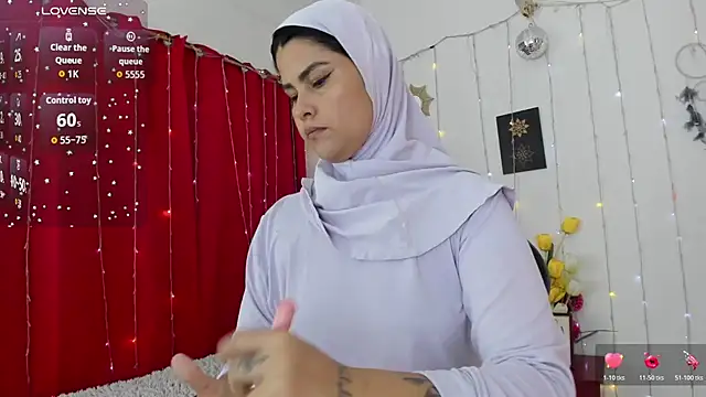 Snapshot of AishaAmin_ chatting on 11-21-25, 12:15 AishaAmin online show from 11-21-25, 12:15