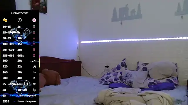 cuple hoot  online show from 10-03-25, 09:56