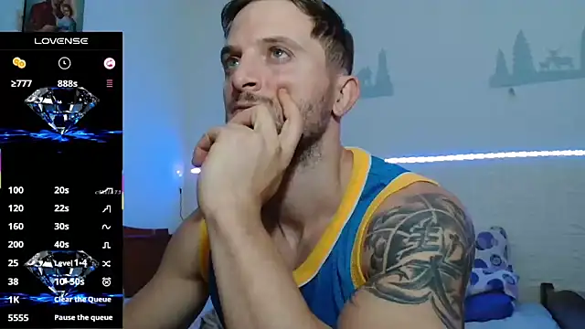 cuple hoot  online show from 10-04-25, 03:32