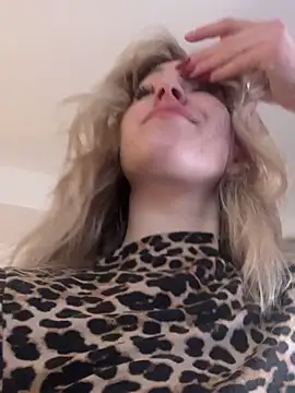 SerenaBennet online show from 11-18-25, 07:57