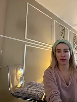 SerenaBennet online show from 02-10-26, 12:42