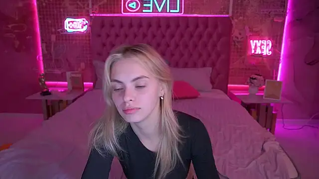 ChloeBrightt online show from 11-03-25, 09:48