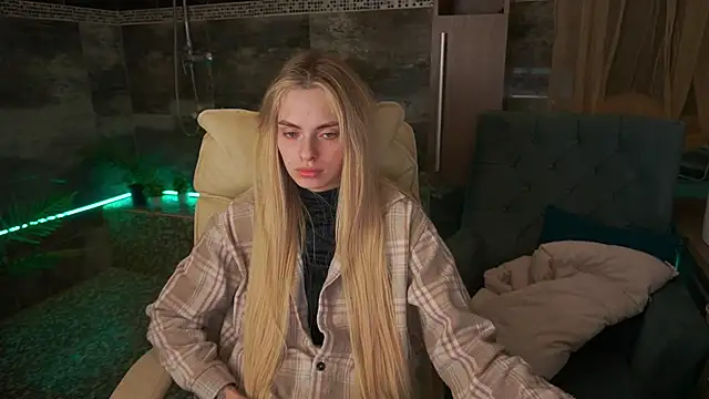 ChloeBrightt online show from 11-20-25, 08:41