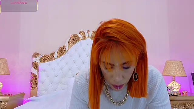 AdelinaVans online show from 10-10-25, 11:42