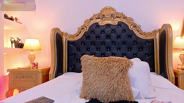 AdelinaVans online show from 11-24-25, 11:32