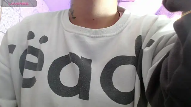 vitoria23  online show from 03-05-25, 02:01