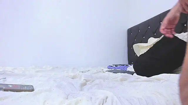 Snapshot of Sebastian-Dash chatting on 02-22-25, 06:06 Sebastian-Dash online show from 02-22-25, 06:06