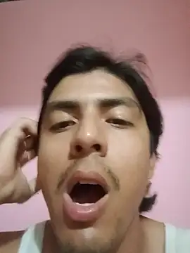 Snapshot of Ricardito97 chatting on 07-14-26, 02:49 Ricardito97 online show from 07-14-26, 02:49