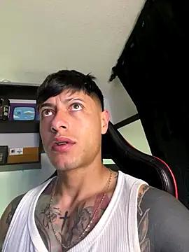 Snapshot of darmod chatting on 10-11-25, 10:36 darmod online show from 10-11-25, 10:36