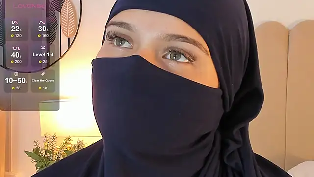 anna-henao online show from 12-19-24, 03:52