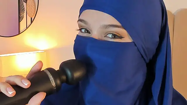 anna-henao online show from 01-13-25, 01:06