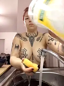 divine eve online show from 10-31-25, 03:24