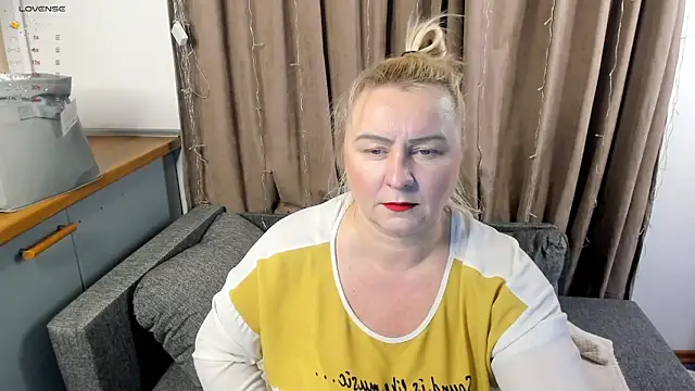 mira robinsonnn online show from 01-17-25, 02:39