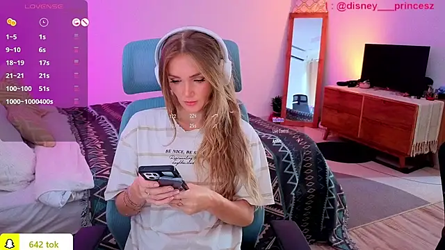 PrincessVS online show from 11-17-25, 04:29