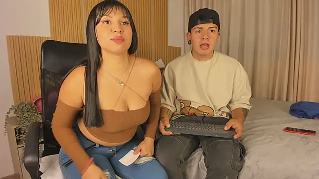 Snapshot of lucy_Bensonn chatting on 02-21-25, 03:45 lucy Bensonn online show from 02-21-25, 03:45