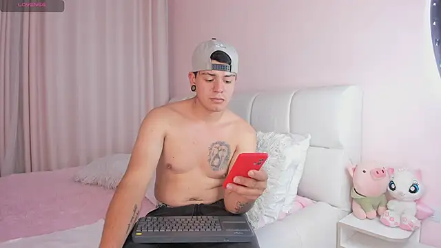 Snapshot of lucy_Bensonn chatting on 02-27-25, 12:32 lucy Bensonn online show from 02-27-25, 12:32