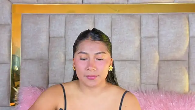 Snapshot of LinnaGardenia chatting on 02-13-26, 01:40 LinnaGardenia online show from 02-13-26, 01:40