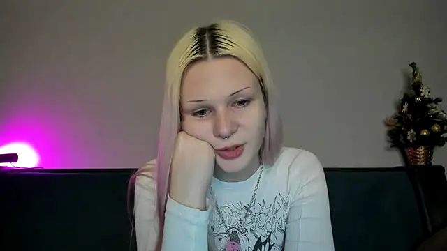 Snapshot of sashakiss99 chatting on 12-09-24, 07:18 sashakiss99 online show from 12-09-24, 07:18