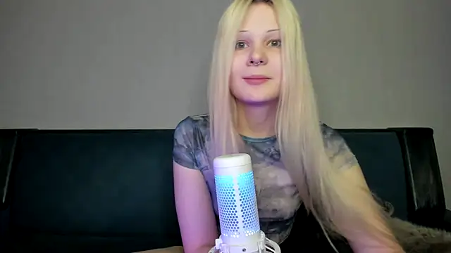 Snapshot of sashakiss99 chatting on 01-03-25, 11:25 sashakiss99 online show from 01-03-25, 11:25