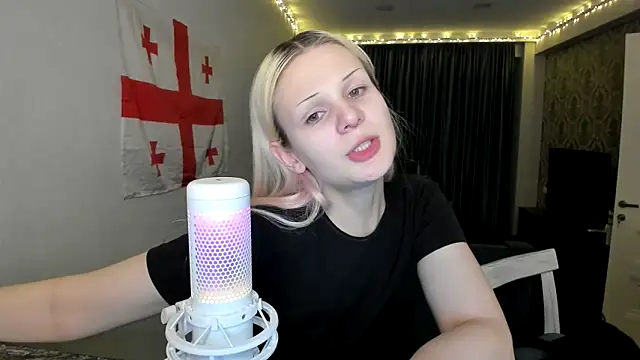 Snapshot of sashakiss99 chatting on 01-05-25, 10:19 sashakiss99 online show from 01-05-25, 10:19