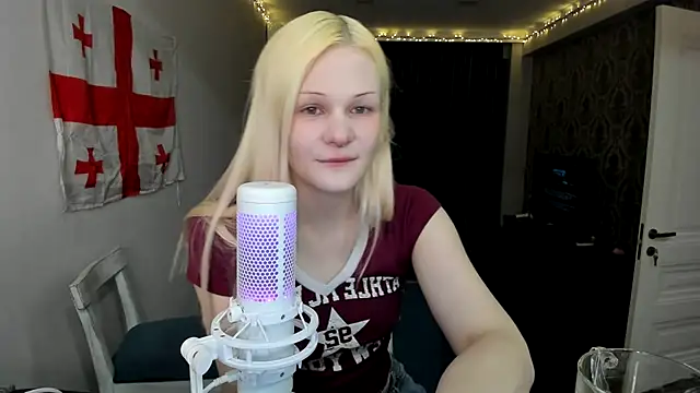 Snapshot of sashakiss99 chatting on 02-20-25, 07:41 sashakiss99 online show from 02-20-25, 07:41