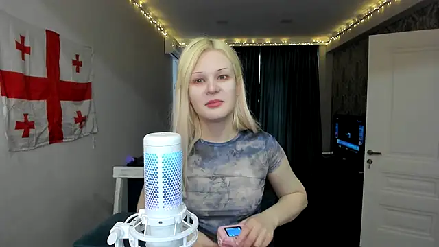 Snapshot of sashakiss99 chatting on 02-24-25, 10:04 sashakiss99 online show from 02-24-25, 10:04