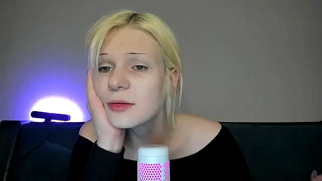 Snapshot of sashakiss99 chatting on 03-05-25, 08:21 sashakiss99 online show from 03-05-25, 08:21