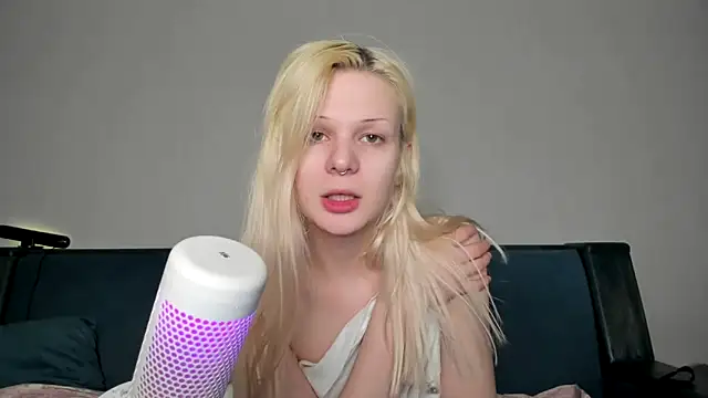 Snapshot of sashakiss99 chatting on 03-15-25, 07:59 sashakiss99 online show from 03-15-25, 07:59