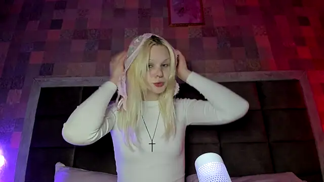 Snapshot of sashakiss99 chatting on 09-30-25, 05:07 sashakiss99 online show from 09-30-25, 05:07