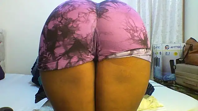 Petitiebooty online show from 02-17-26, 06:54