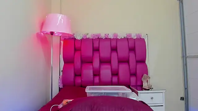 Gabriela Brown online show from 12-10-24, 02:17