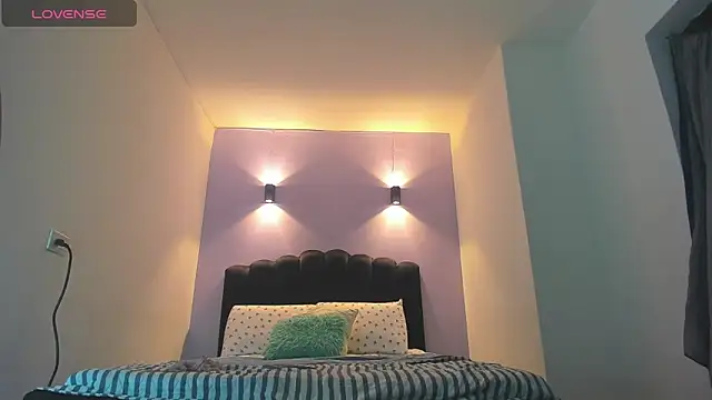 Sofia Clauss  online show from 09-11-25, 02:11